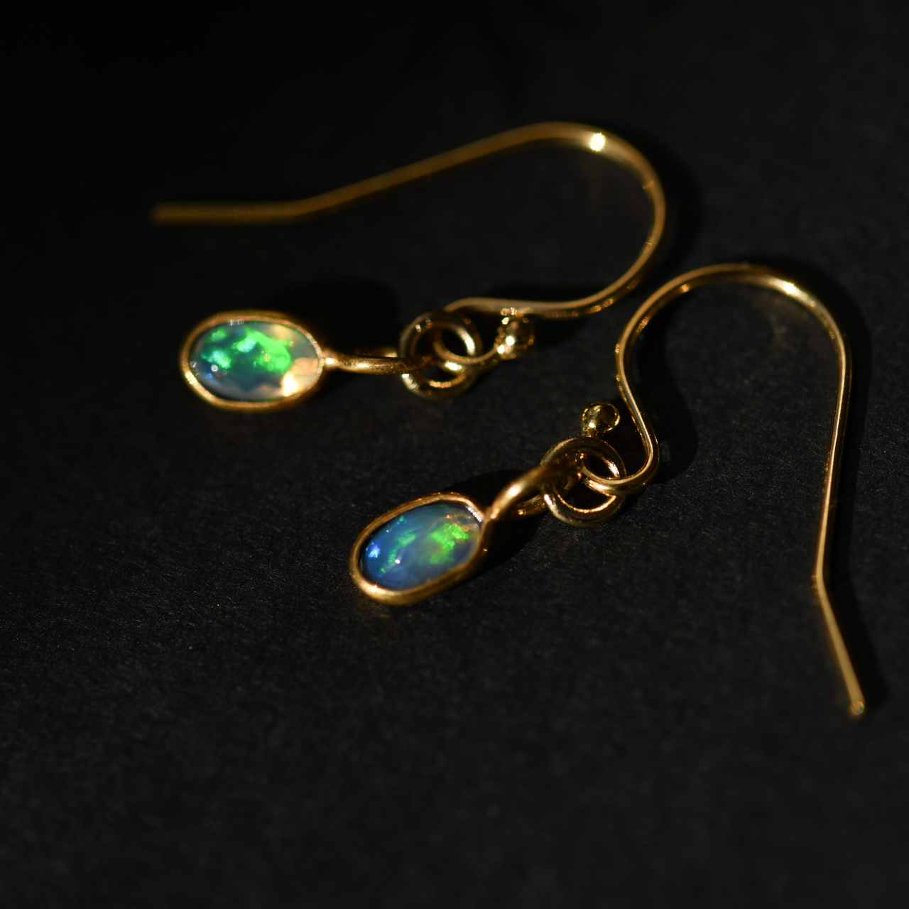 高品質オパール 天然石 ピアス / イヤリング 金属アレルギー対応 アクセサリー パワーストーン [No.256]