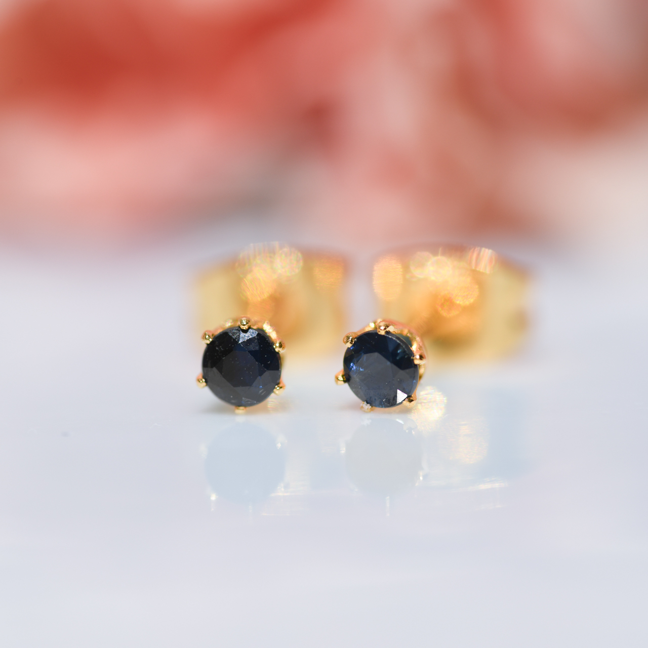 高品質サファイア 天然石 ミニピアス 9月誕生石 金属アレルギー対応 一粒 華奢 上品 大人 シンプル 極小 セカンドピアス スタッド アクセサリー パワーストーン プレゼント ギフト [No.207]